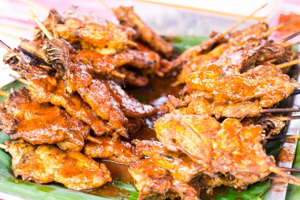 Izgara tavuk veya halk ayam percik, sokak çarşı Oruç Ramazan ayı boyunca iftar için hazırlık olarak bilinen