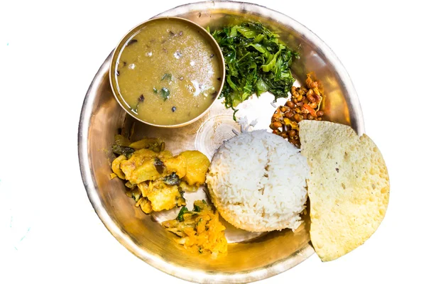 Dal bhat, traditionelle Nepali-Platte mit Reis, Linsensuppe, Gemüse, Mohn und Gewürzen. — Stockfoto