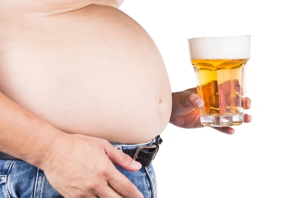 Homem obeso nu com barriga grande segurando um copo de cerveja gelada refrescante — Fotografia de Stock