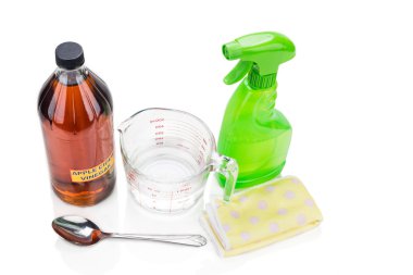 Apple cider vinegar, effective natural solution for house cleaning, pesonal and pets care