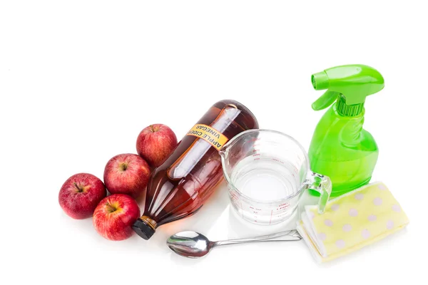 Vinaigre de cidre de pomme, solution naturelle efficace pour le nettoyage de maison — Photo