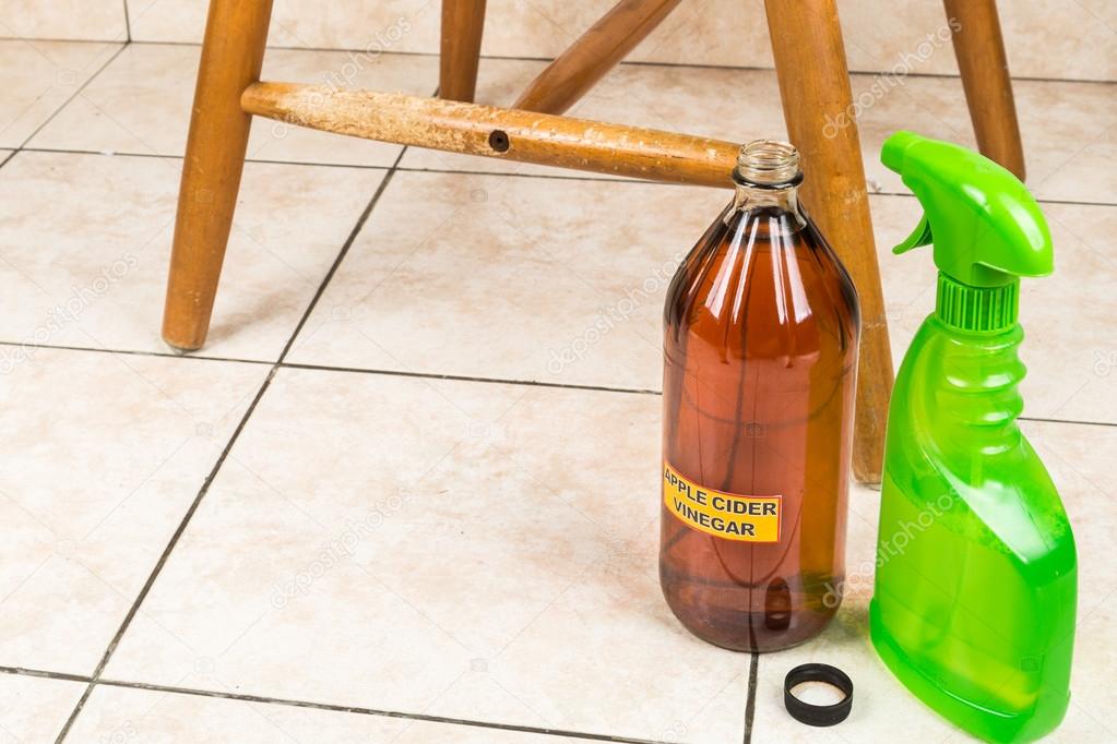 Apple cider vinegar discourage dogs and cats from chewing on fur