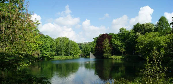 Alman şehrindeki Danube Nehri.