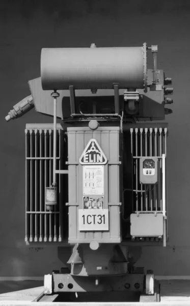 Nükleer enerji santralinin eski bir parçası.