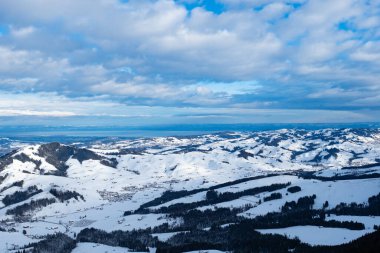 Kronberg 'den kış panoraması, İsviçre, Cantone Appenzell' de bir dağ.