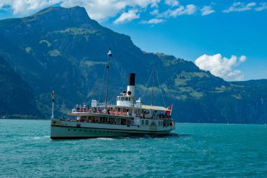 Altdorf, İsviçre - 23 Haziran 2019: Lucerne Gölü 'nde bir kürek vapuru