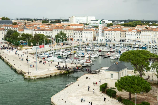La Rochelle, Fransa - 25 Ağustos 2018: Şehir limanı üzerindeki Citadelle manzarası — Stok fotoğraf