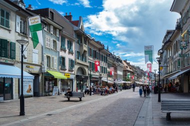 Morges, İsviçre - 19 Haziran 2020: Canlı yayalar 