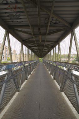 Kapalı metal Köprüsü