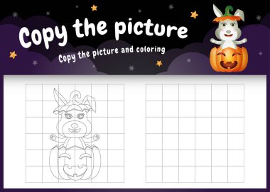 Cadılar Bayramı kostümünü kullanarak şirin bir tavşanla resim oyunu ve boyama sayfasını kopyala