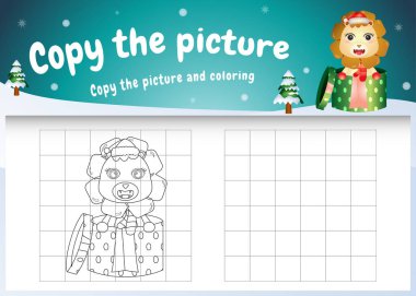 Noel kostümü giyen sevimli bir aslanla resim oyunu ve boyama sayfasını kopyala