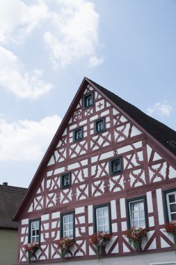Tudor stili ev - Almanya'nın kalbinde muhteşem özelliği
