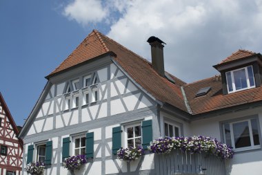 Tudor stili ev - Almanya'nın kalbinde muhteşem özelliği