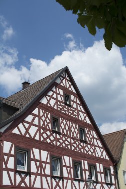 Tudor stili ev - Almanya'nın kalbinde muhteşem özelliği