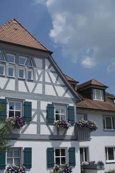 Haus im Tudor-Stil - traumhaftes Anwesen im Herzen Deutschlands — Stockfoto