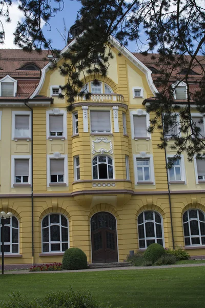 Tudor stílusú ház - gyönyörű épület szívében, Németország — Stock Fotó
