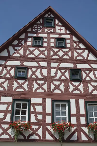 Haus im Tudor-Stil - traumhaftes Anwesen im Herzen Deutschlands — Stockfoto