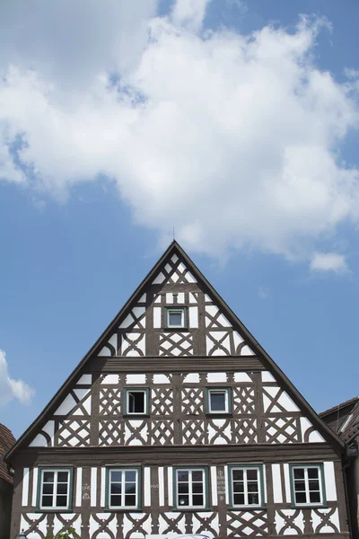 Haus im Tudor-Stil - traumhaftes Anwesen im Herzen Deutschlands — Stockfoto