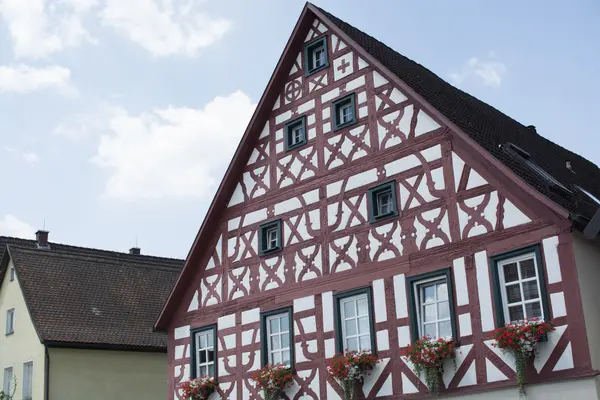 Haus im Tudor-Stil - traumhaftes Anwesen im Herzen Deutschlands — Stockfoto