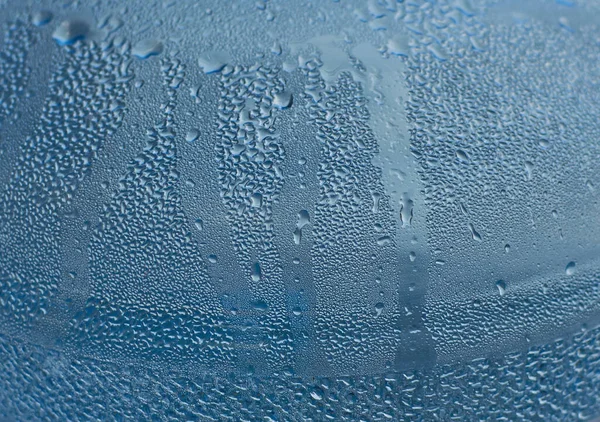 Gotas Água Uma Garrafa Plástico — Fotografia de Stock