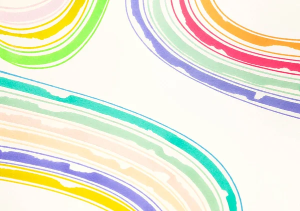 Renkli kıvrımlı kağıtlar, beyaz arkaplan
