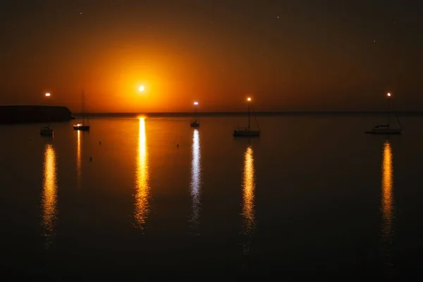 Orto Lunar Sobre Mar Medanean Aneo Barcos — стоковое фото