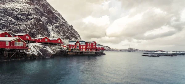 Panoramische Rote Häuser Meer Fuße Des Berges — Stockfoto