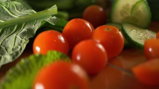 Selection of fresh healthy vegetables cucumber,tomatoes and greens — Vídeos de Stock