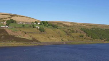 Yorkshire tepelerinin su manzarası 