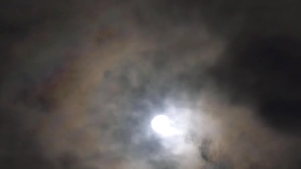 Nubes oscuras Moody pasan el lapso de tiempo del sol — Vídeo de stock