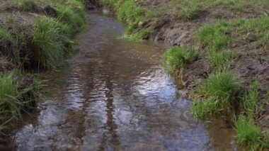 Doğal akış alandan geçer