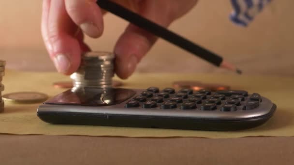 Рахунки, що рахують гроші з калькулятором — стокове відео