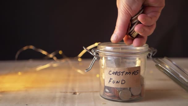 Збереження грошей на різдвяні свята. — стокове відео