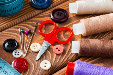 iğne ve iplik yakın makas