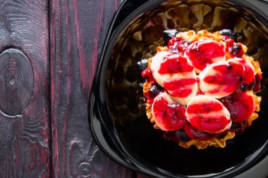 muz ve reçel siyah plaka ile gözleme