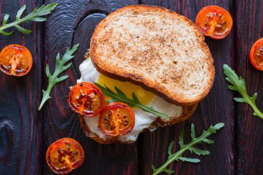 sandviç ekmek domates ile yumurta ile