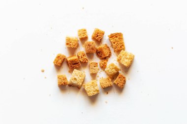 Hafif arkaplanda beyaz ekmek kırıntıları