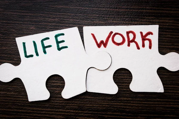 konsept iş hayatı uyumsuz bulmacalar yakın plan