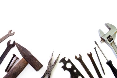 İnşaat aleti üzerinde beyaz bir arka plan