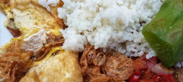 Indonesiska Frukosträtter Tofu Ris Med Sojasås Med Tomater Och Lök — Stockfoto