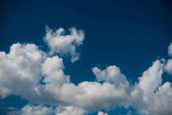 Голубое Небо Облаками Фона — стоковое фото