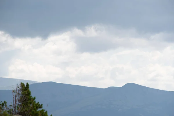 Vue Vallée Montagne Apaisante Avec Crête Horizon Collines Douces Dans — Photo