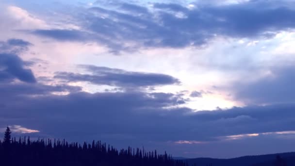 Formation de cumulus au coucher du soleil dans le timelapse — Video