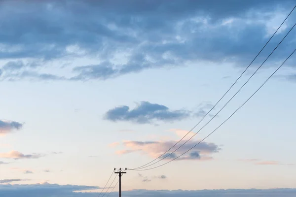 Kraftledning Stöd Och Ledningar Bakgrunden Solnedgången Himlen — Stockfoto