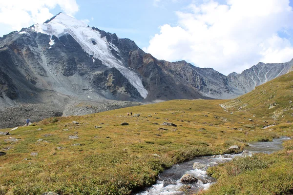 Trekking in mountains — Stock Photo, Image