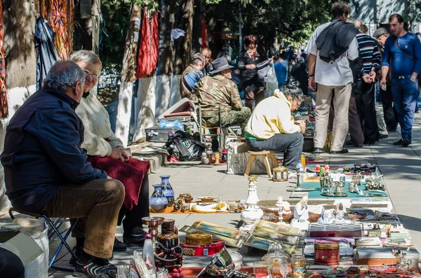 Tbilisi. Kuru Köprüsü'nde bit pazarı