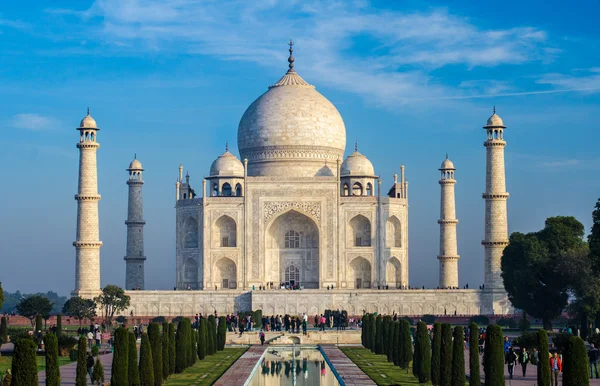 Taj Mahal - en tipik görünümü — Stok fotoğraf