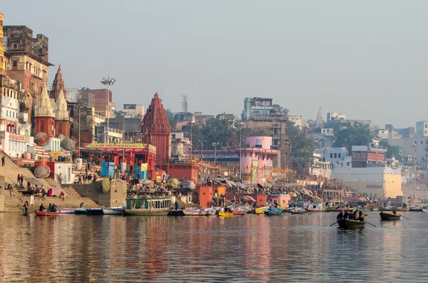 Sabahın erken saatlerinde nehrin antik kenti