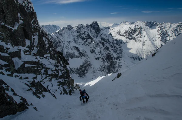 Yüksek dağlarda bir tırmanış olduğunu — Stok fotoğraf