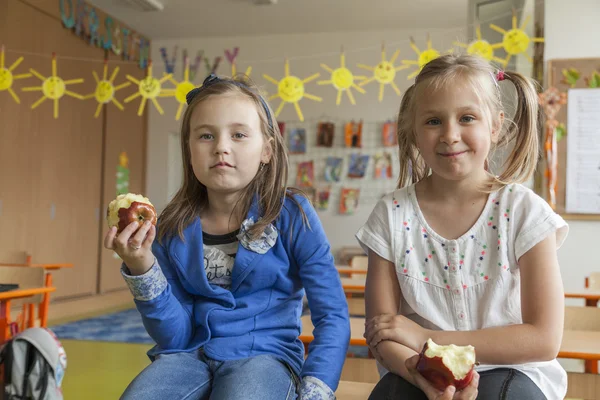 Camarades d'école primaire — Photo